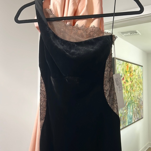 BRAND NEW Black Velvet and Lace One Shoulder Stella McCartney Gown - Picture 6 of 11